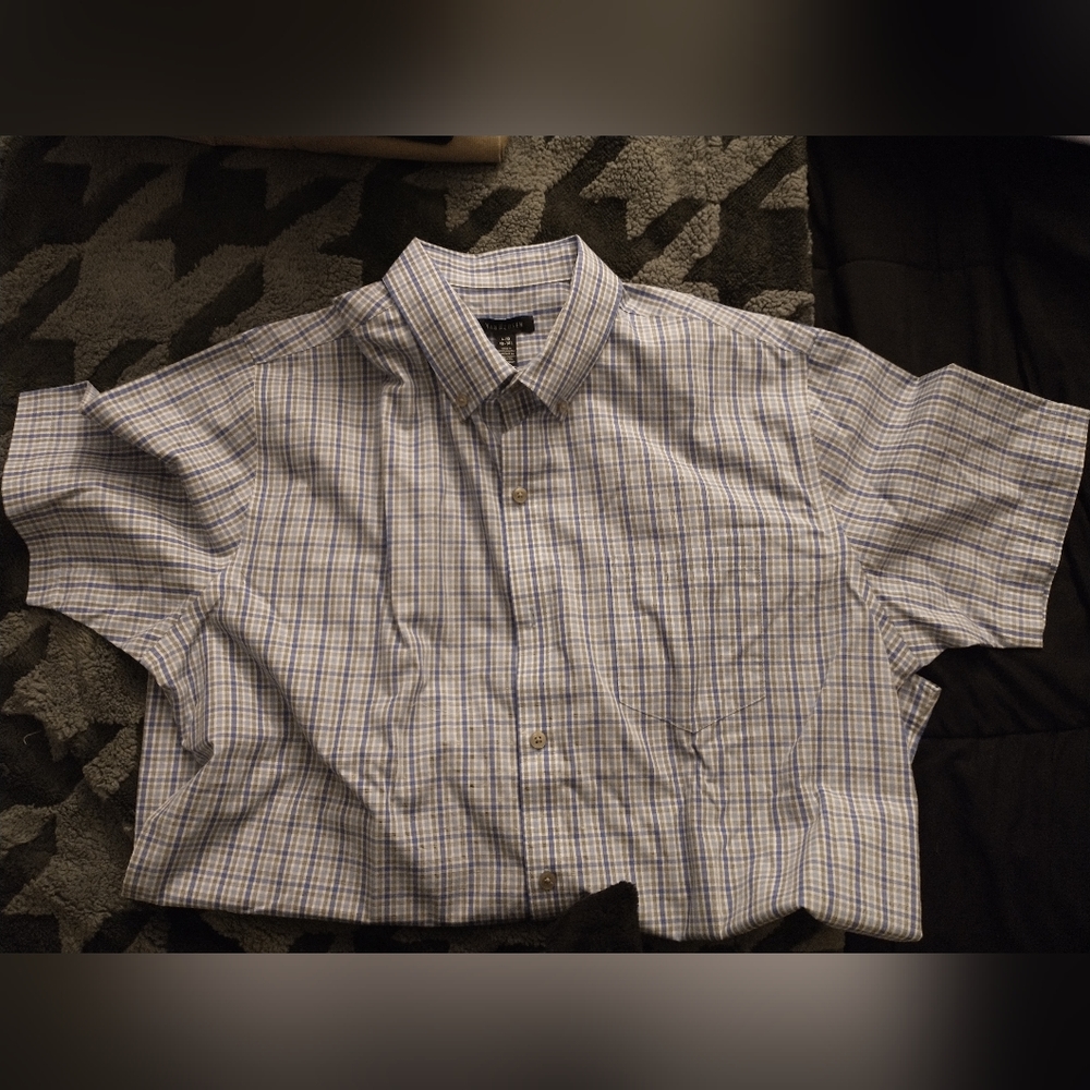 Men's casual button up shirt